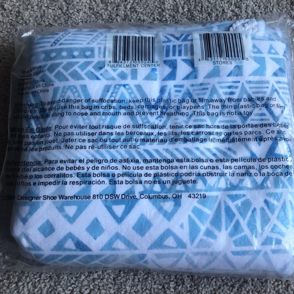 DSW ROUND GEOMETRIC BEACH TOWEL/WRAP - Picture 5 of 5